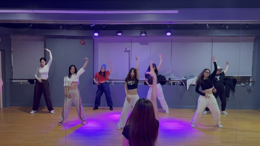 Adults Dance Classes kpop theme 4