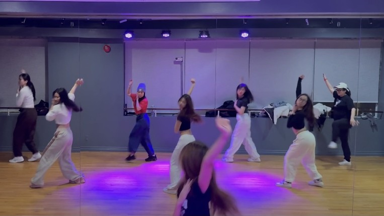 Adults Dance Classes kpop theme 5